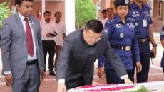 বঙ্গবন্ধুর সমাধিতে চীনা রাষ্ট্রদূতের শ্রদ্ধা
