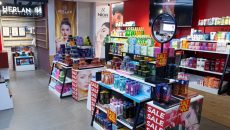 সহায়তার অভাবে বিকশিত হচ্ছে না দেশীয় কসমেটিকস খাত