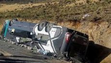 পেরুতে বাস উল্টে নিহত ১৬