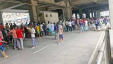 মিরপুরে পুলিশ-রিকশাচালকদের ব্যাপক সংঘর্ষ, গাড়ি ভাঙচুর