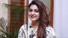 মায়ের গয়না বিক্রি করে ভোট