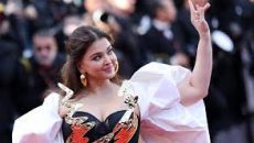 কানে দ্যুতি ছড়ালেন ঐশ্বরিয়া