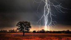 বজ্রপাতে মা-ছেলেসহ ৪ জনের মৃত্যু