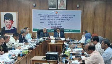 মন্ত্রণালয়ের চার কর্মকর্তা-কর্মচারীকে শুদ্ধাচার পুরস্কার দিলেন গণপূর্ত মন্ত্রী