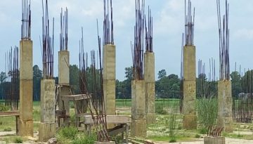 উল্লাপাড়া মডেল মসজিদ ভবনের নির্মাণ কাজ বন্ধ