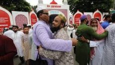 ঈদের নামাজে দেশ-জাতি ও বিশ্বের শান্তি-সমৃদ্ধি কামনা