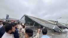 প্রবল বৃষ্টিতে ধসে পড়ল দিল্লি বিমানবন্দরের ছাদ