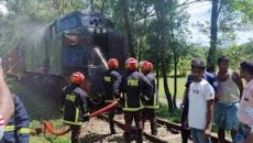 মিরসরাইয়ে মালবাহী ট্রেনের ইঞ্জিনে আগুন