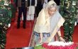 আ. লীগের প্লাটিনাম জয়ন্তীতে বঙ্গবন্ধুর প্রতিকৃতিতে শেখ হাসিনার শ্রদ্ধা