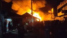 মধ্যরাতে চট্টগ্রামের রিয়াজউদ্দিন বাজারে ভয়াবহ আগুন, নিহত ৩