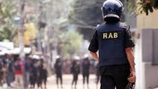 রাজধানীর নয়াপল্টনে একটি বাড়ি ঘিরে রেখেছে র‌্যাব