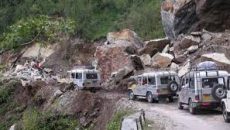 টানা বৃষ্টিতে বিপর্যস্ত সিকিম, আটকে রয়েছে প্রায় ১২০০ পর্যটক