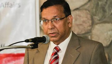 ড. ইউনূস অসত্য কথা বলে বেড়াচ্ছেনঃ আইনমন্ত্রী