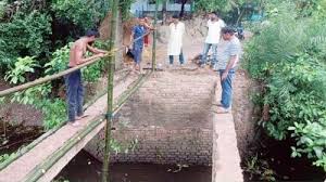 ভোগান্তিতে ৫০ হাজার মানুষ: নওগাঁয় ব্রিজ ভেঙ্গে যোগাযোগ বিচ্ছিন্ন