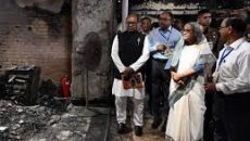 ক্ষতিগ্রস্ত সেতু ভবন ও দুর্যোগ ব্যবস্থাপনা বিভাগ পরিদর্শনে প্রধানমন্ত্রী