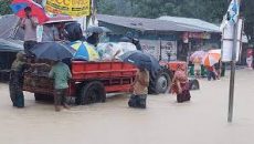 বিদ্যুৎ ও যোগাযোগ বিচ্ছিন্ন ফেনী, দুর্ভোগ চরমে