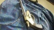 বন্দুক নিয়ে স্কুলে পাঁচ বছরের শিশু, অতঃপর গুলি