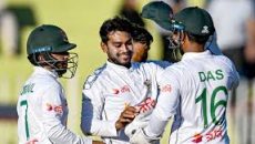 মিরাজের ৫ উইকেট, পাকিস্তান শেষ ২৭৪ রানে