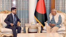 প্রধান উপদেষ্টার সঙ্গে ভারতের হাইকমিশনার প্রণয় ভার্মার সাক্ষাৎ
