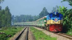 সীমিত পরিসরে ট্রেন চলবে আজ থেকে