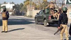 পাকিস্তানে বন্দুকধারীদের অতর্কিত হামলায় ১১ পুলিশ সদস্য নিহত