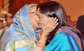 পুতুলের আবেগঘন পোস্ট দেশ ও মায়ের জন্য হৃদয় ভেঙে যাচ্ছে