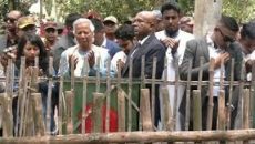 রংপুরে আবু সাঈদের কবর জিয়ারতের পর যা বললেন ড. ইউনূস