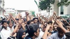 হঠাৎ দুপুরে সচিবালয়ে ঢুকে পড়েছে শত শত শিক্ষার্থী