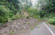 খাগড়াছড়িতে পাহাড় ধসে যানচলাচল বন্ধ