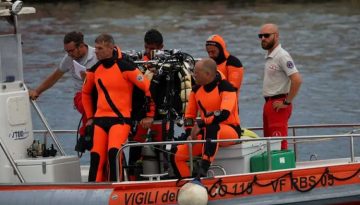 ভূমধ্যসাগরীয় উপকূলে ডুবে যাওয়া সেই প্রমোদতরি থেকে পাঁচ মরদেহ উদ্ধার