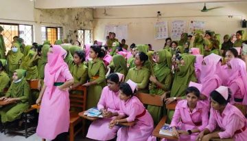 পিরোজপুর জেলা নার্সিং ইনস্টিটিউট অবরুদ্ধ করেছে শিক্ষার্থীরা