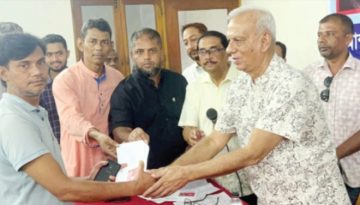 মাদারীপুরে ছাত্র আন্দোলনে নিহত ও আহতদের পরিবারের মাঝে আর্থিক সহায়তা প্রদান