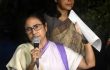 অবশেষে শিক্ষানবিশ চিকিৎসকদের দাবি মেনে নিলেন মমতা
