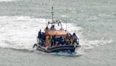 ইংলিশ চ্যানেলে অভিবাসনপ্রত্যাশীদের নৌকাডুবি, মৃত্যু ১২