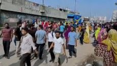 বকেয়া বেতনের দাবিতে শ্রমিকদের মহাসড়ক অবরোধ