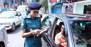 ঢাকায় ট্রাফিক আইন লঙ্ঘনে ৭৩৫ মামলা