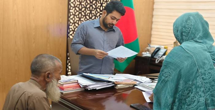 শহীদ পরিবারের দায়িত্ব সরকারের : নাহিদ