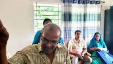 অভিযোগ তুলে নিতে বাদীকে ডেকে এনে হেনস্তা