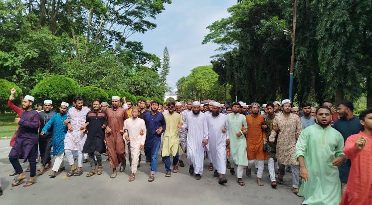 ভারতে রসুলল্লাহ (সা.) কে নিয়ে কটূক্তির প্রতিবাদে ইবিতে বিক্ষোভ