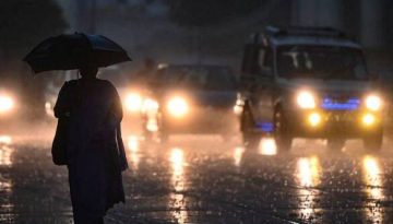 রাত থেকেই সারাদেশে অতিভারী বৃষ্টির আভাস