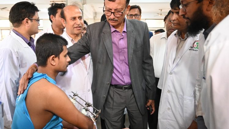 জুলাই বিপ্লবে আহতদের পুনর্বাসনে সরকার বদ্ধপরিকর: পররাষ্ট্র উপদেষ্টা