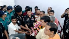 দুর্গাপূজা উপলক্ষ্যে নিরাপত্তা ব্যবস্থা পরিদর্শনে র‍্যাবের মহাপরিচালক