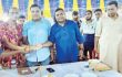 বাগেরহাটে পূজামণ্ডপে আর্থিক সহায়তা প্রদান