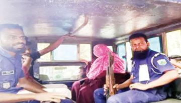 পাবনা জেনারেল হাসপাতাল থেকে দালাল চক্রের নয়জন আটক