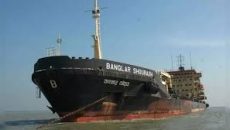 ‘বাংলার সৌরভ’ জাহাজে আগুন নিয়ন্ত্রণে, সমন্বিত প্রচেষ্টায় প্রাণে বেঁচেছেন ৪৭ নাবিক 