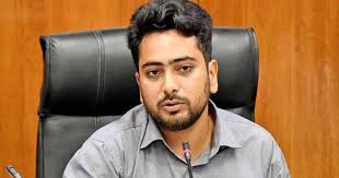 বঙ্গভবনের সামনে বিক্ষোভের প্রয়োজন নেই: উপদেষ্টা নাহিদ