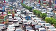 ছুটি শেষে রাজধানীতে ফিরছে মানুষ, তীব্র যানজটে ভোগান্তি