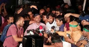 উপদেষ্টা আসিফ ও নাহিদের আশ্বাসে যমুনা ছাড়লেন ৩৫ প্রত্যাশীরা