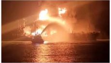 মধ্যরাতে এলপিজি বহনকারী ২ জাহাজে আগুন, নাবিকদের উদ্ধার