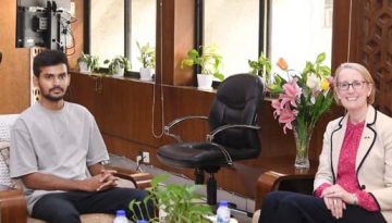 তৈরি পোশাক শিল্পে কর্মপরিবেশ ফিরিয়ে এনেছে সরকার: উপদেষ্টা আসিফ